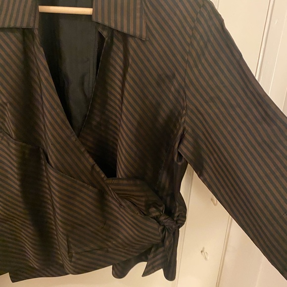 Vintage Brian Bailey cross tie collard top. - Picture 3 of 4